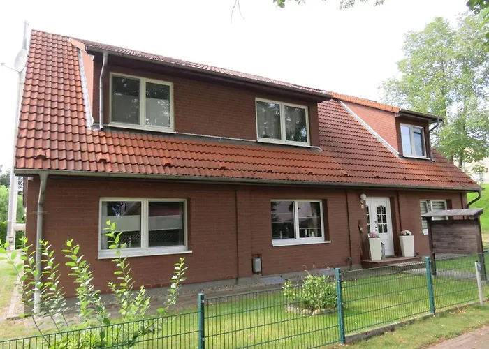 아파트 Am Tor Zur Lewitz-erdgeschoss