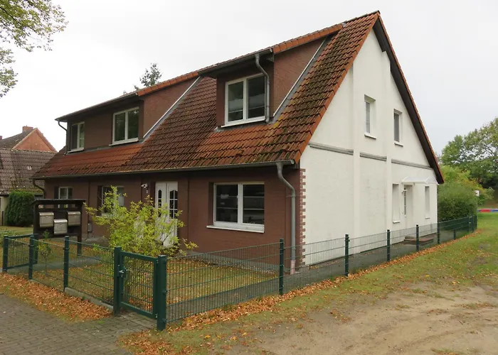 아파트 Am Tor Zur Lewitz-erdgeschoss